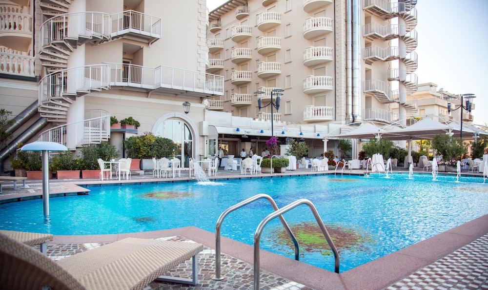 Palace Hotel Μιλάνο Μαριτίμα Εξωτερικό φωτογραφία