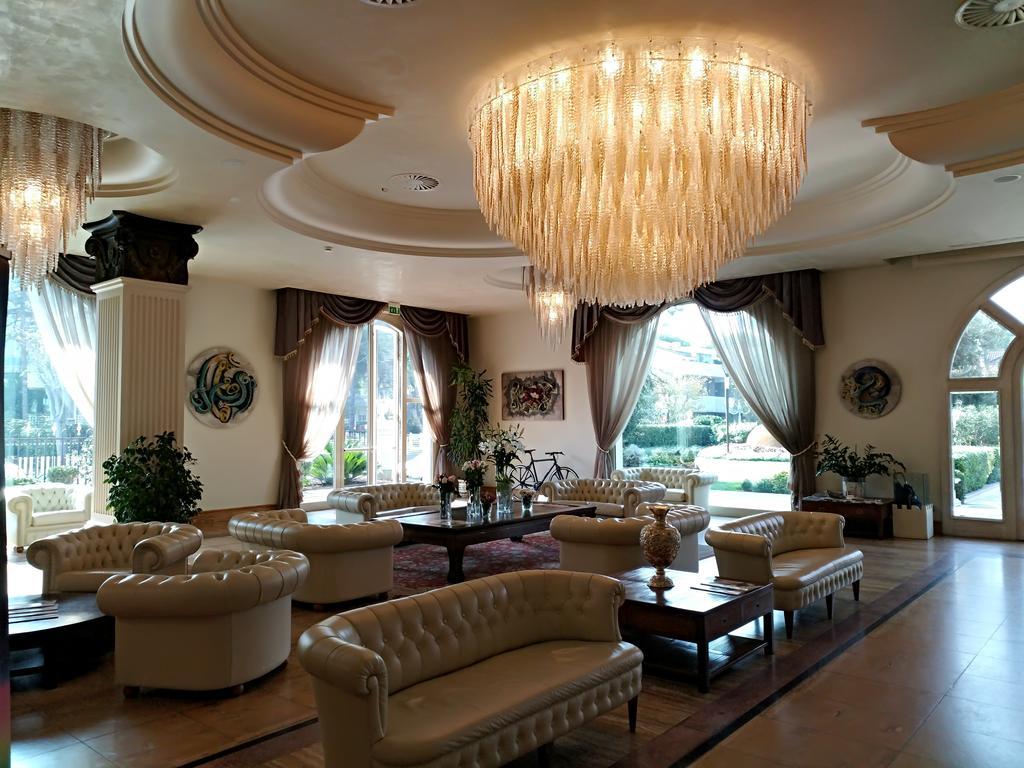 Palace Hotel Μιλάνο Μαριτίμα Εξωτερικό φωτογραφία
