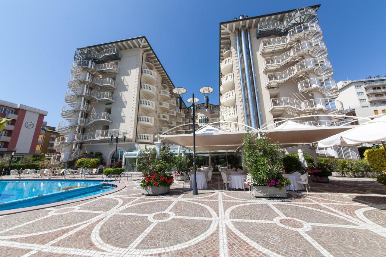 Palace Hotel Μιλάνο Μαριτίμα Εξωτερικό φωτογραφία